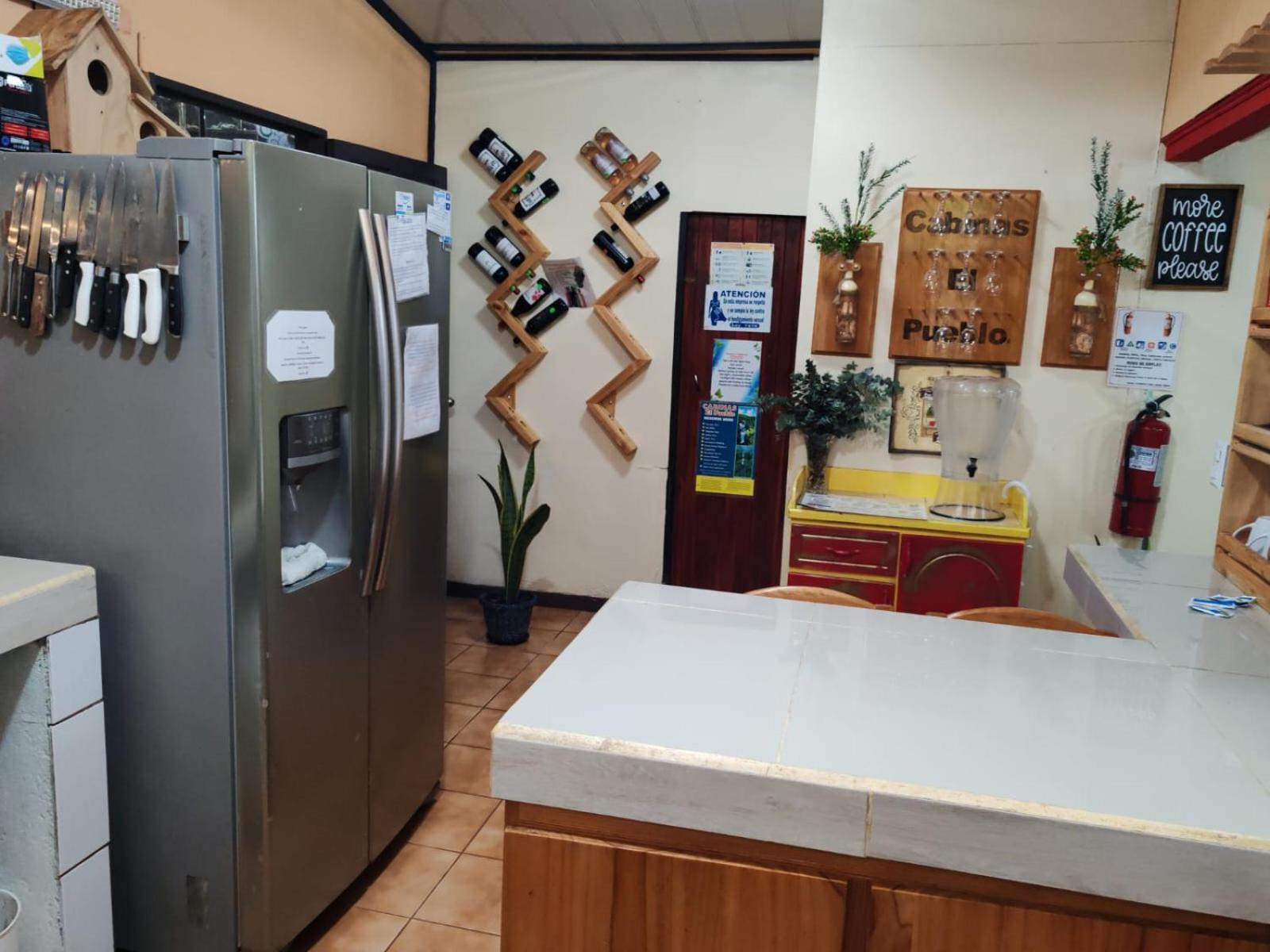 Cabinas El Pueblo Bed and breakfast