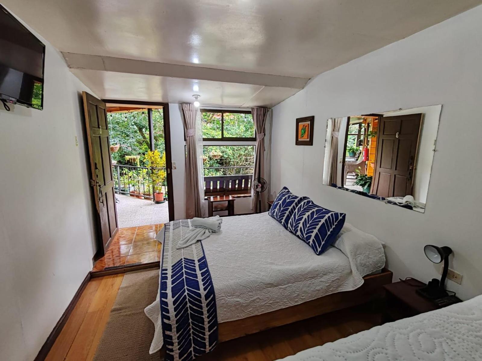 Cabinas El Pueblo Bed and breakfast Monteverde