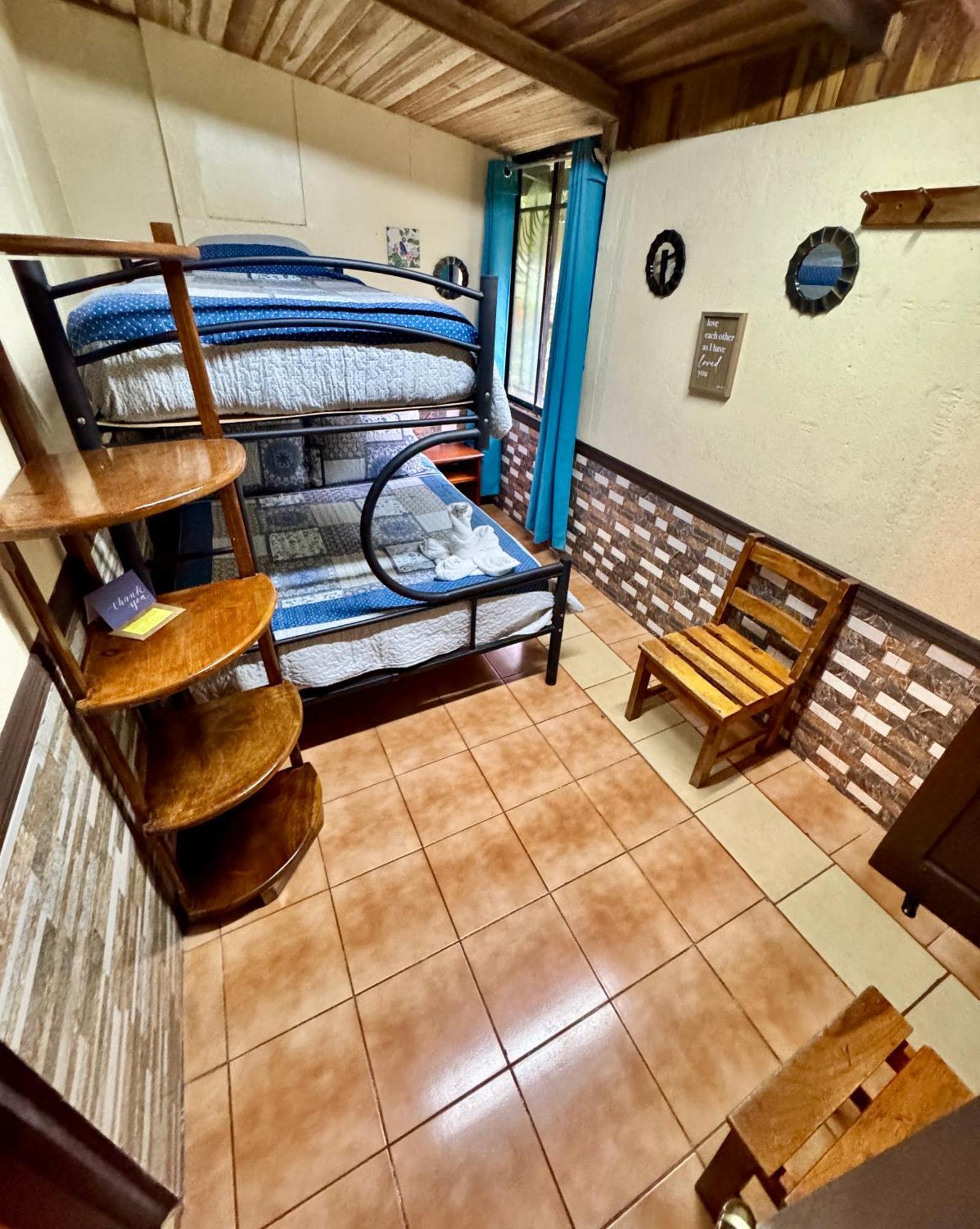 Bed and breakfast Cabinas El Pueblo