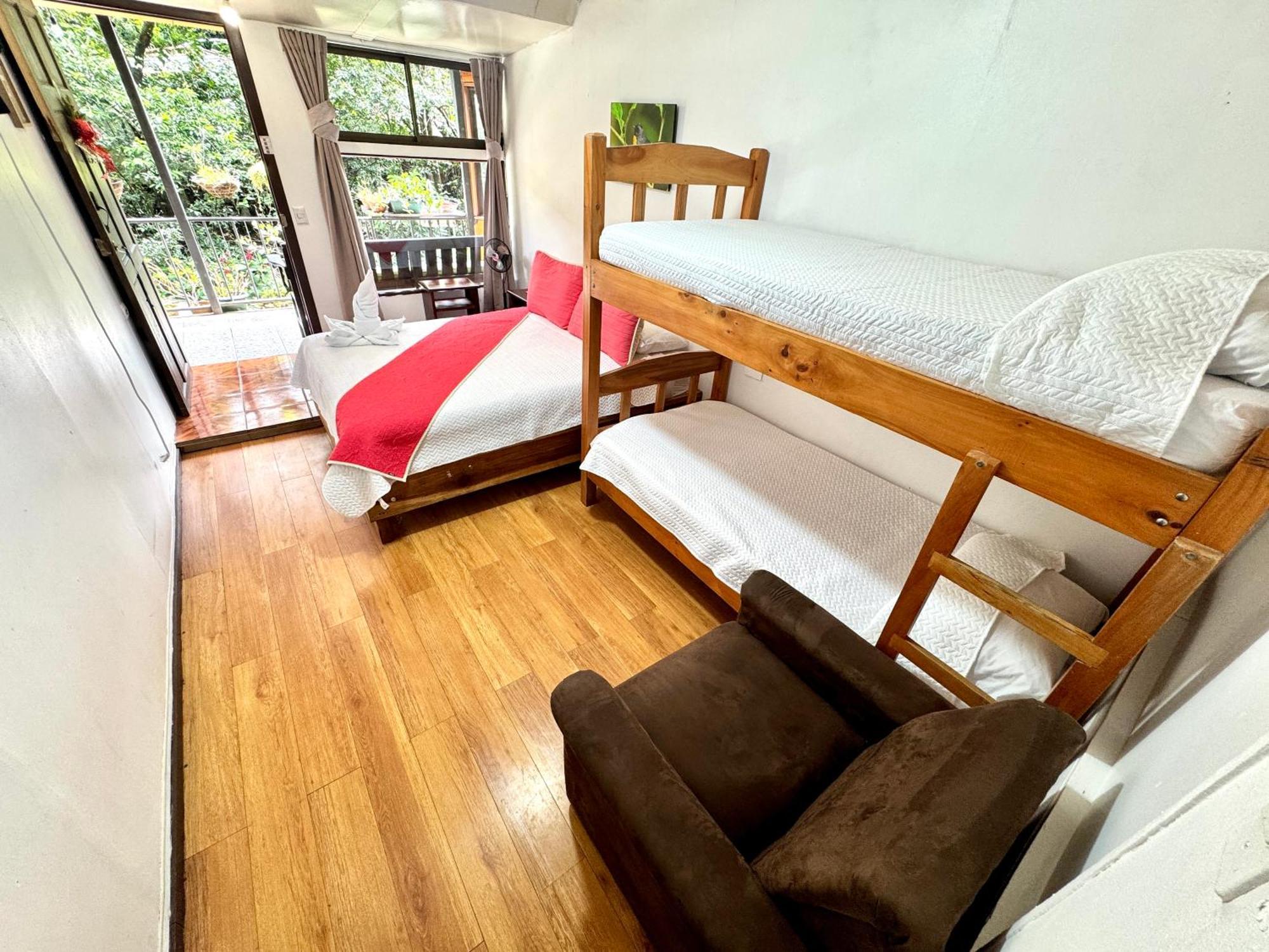 Bed and breakfast Cabinas El Pueblo