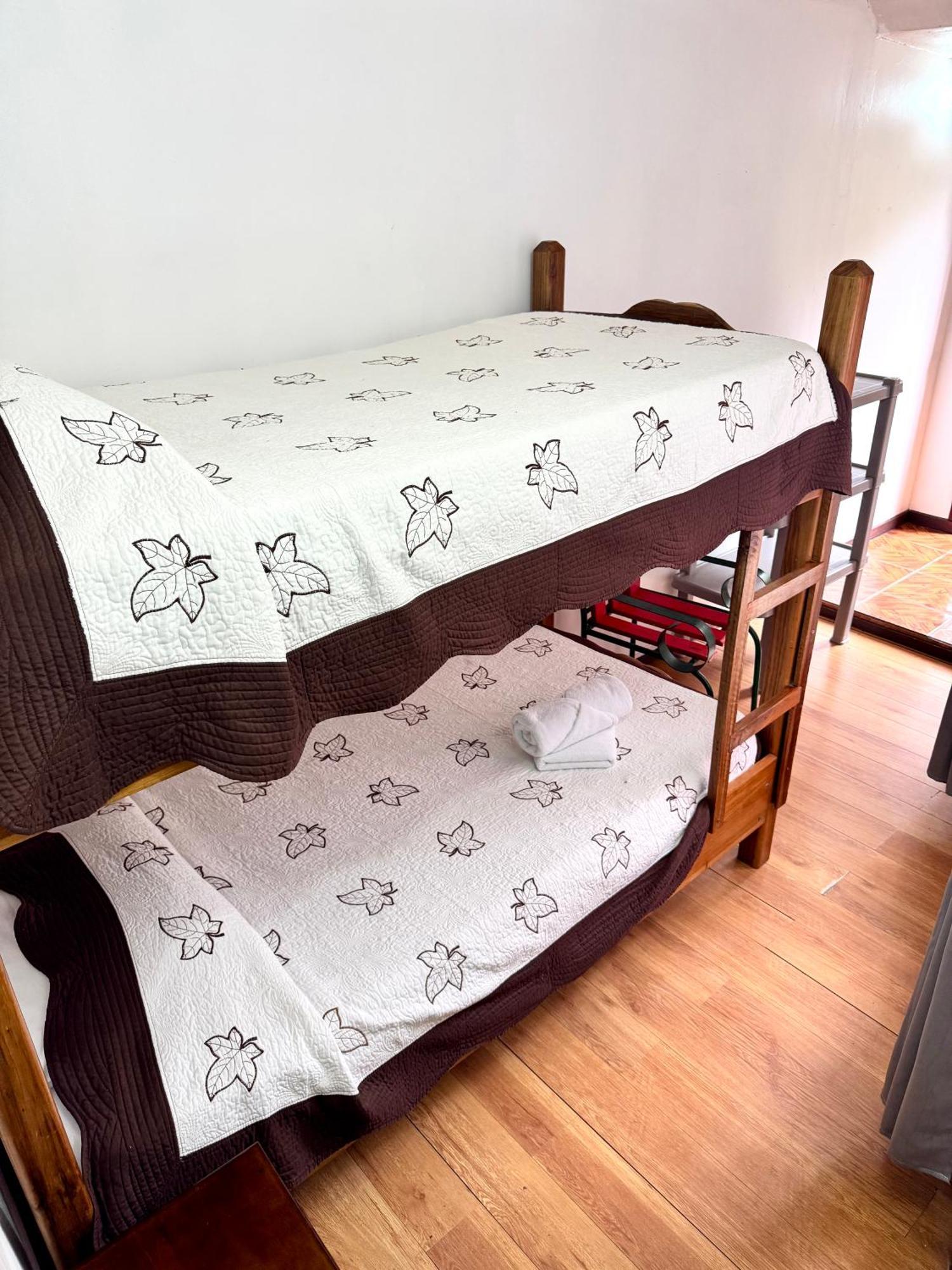 Cabinas El Pueblo Bed and breakfast 2*