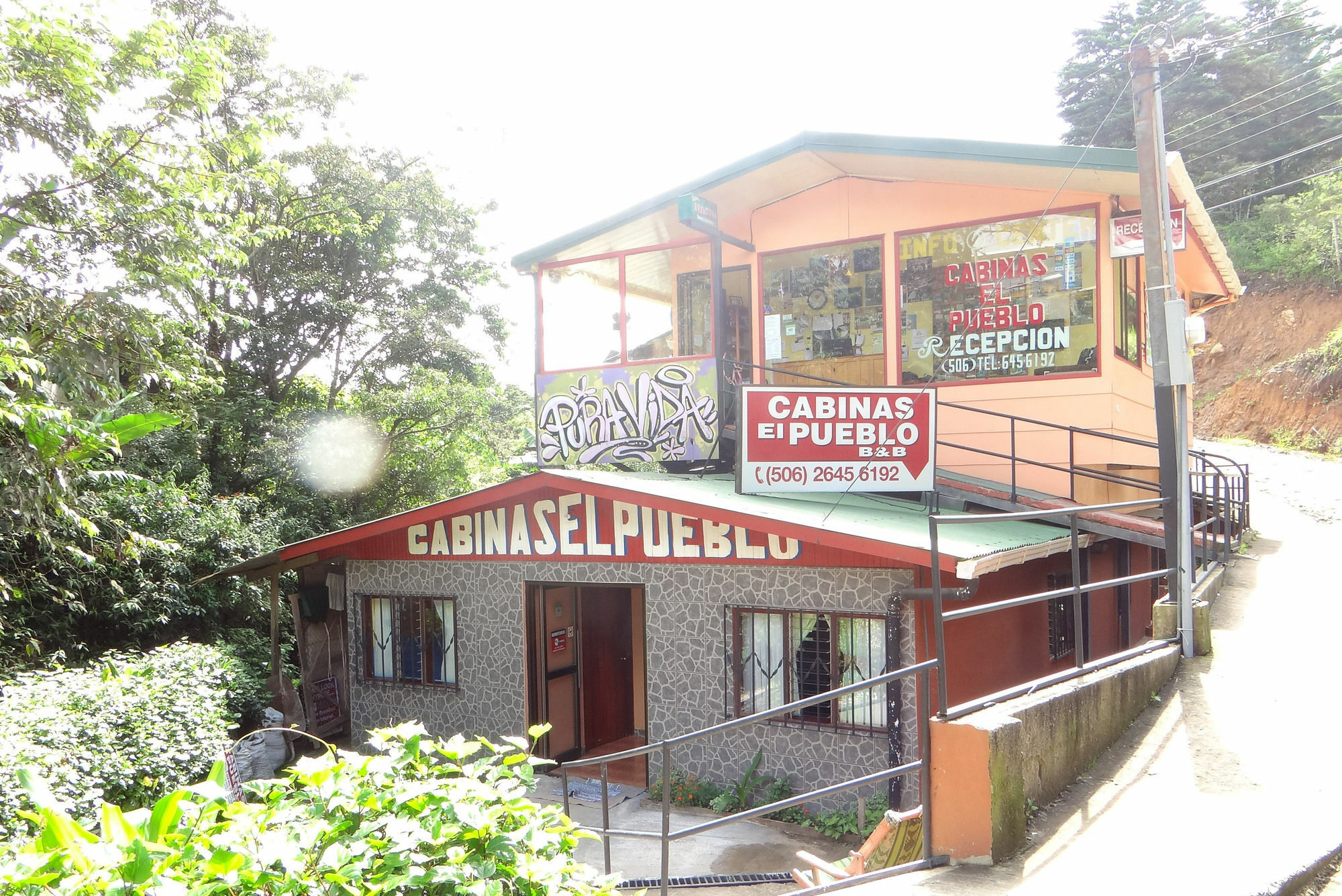 Cabinas El Pueblo 2*